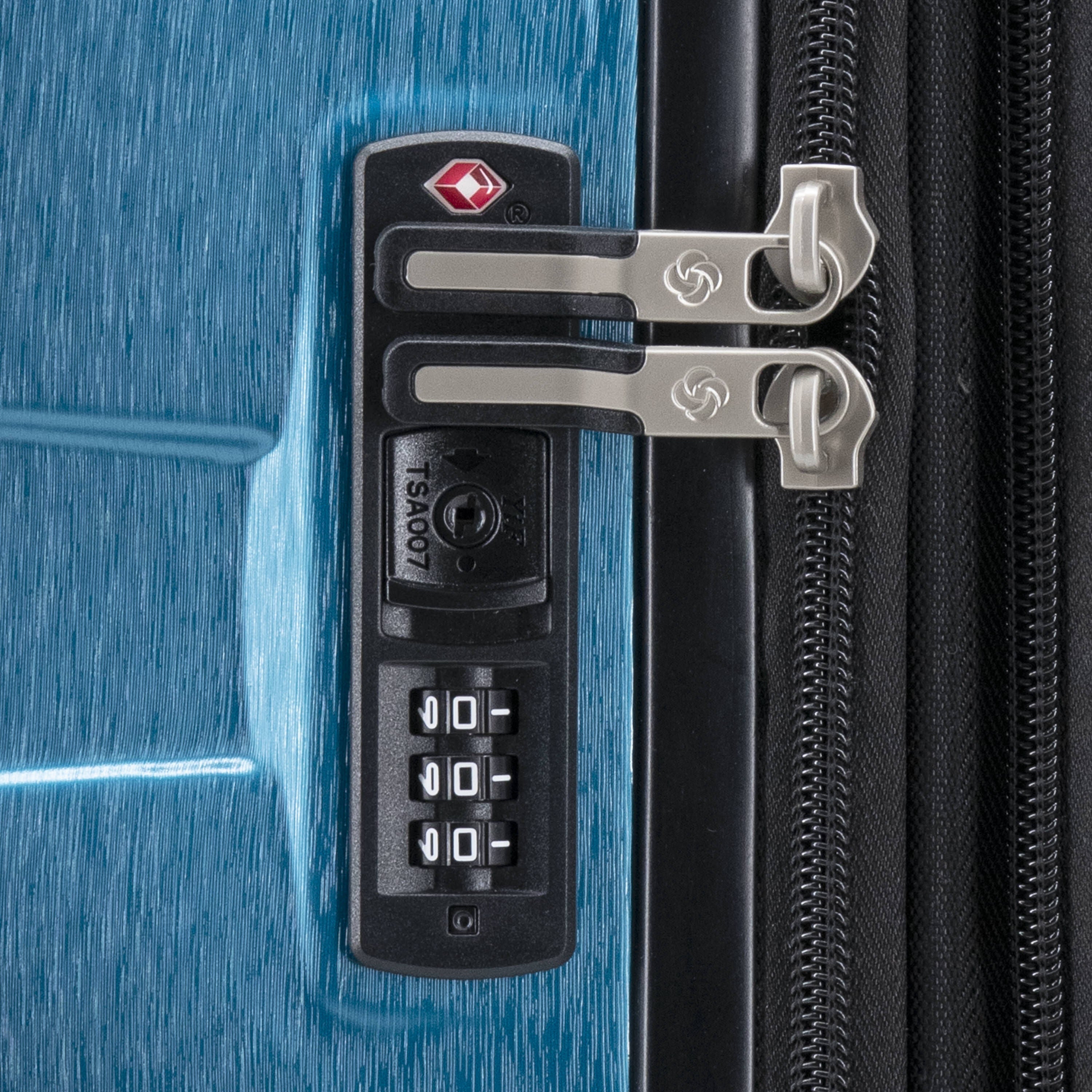 https://www.samsonite.ca/dw/image/v2/BBZB_PRD/on/demandware.static/-/Sites-product-catalog/default/dw27a3d8c8/collections/_samsonite/D775_Ziplite_6/500x500/150969-A381_D775_LOCK.jpg?sw=3000&sh=3000