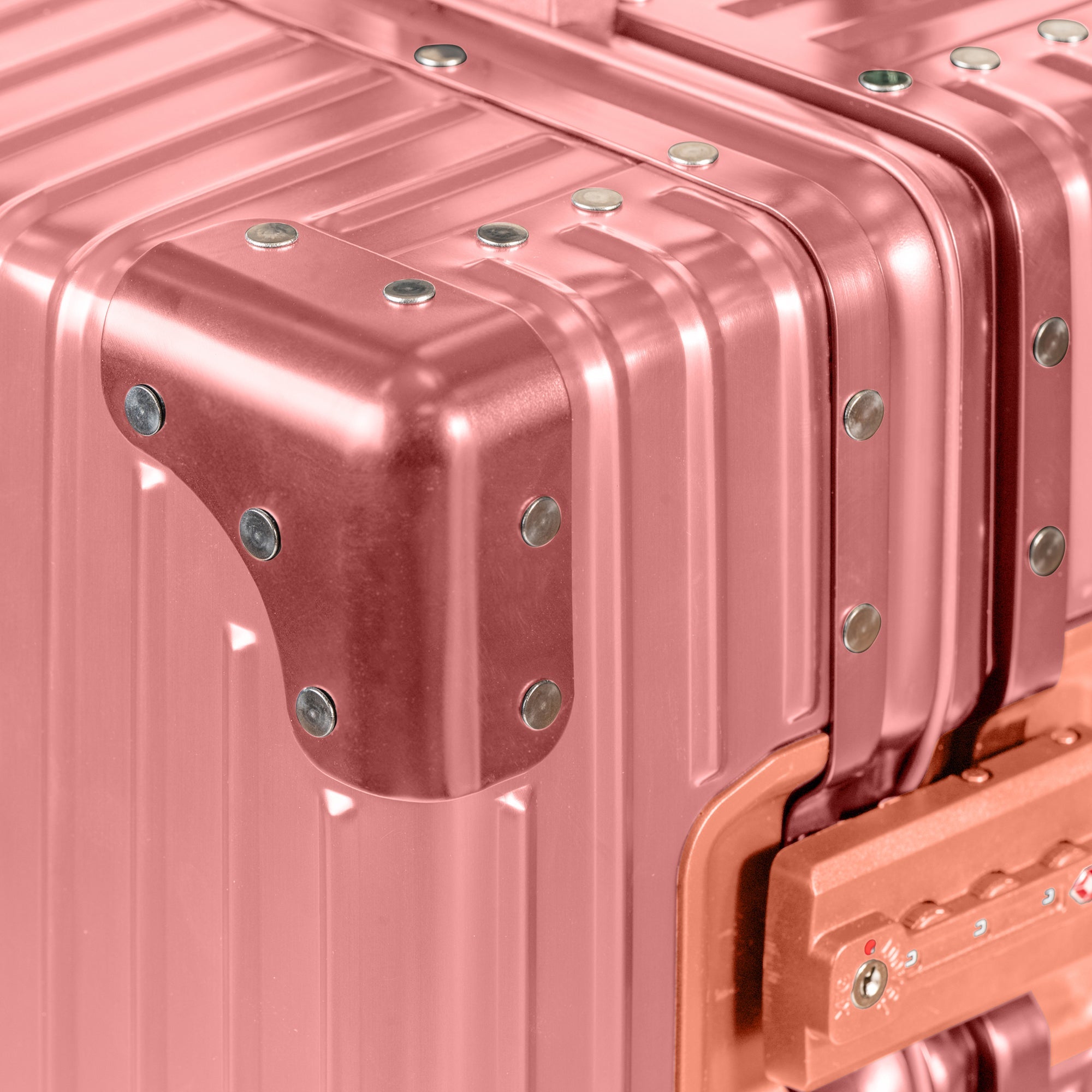 Elite / Aluminum Carry-on